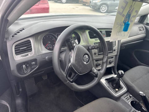 2016 Volkswagen Golf TSI S