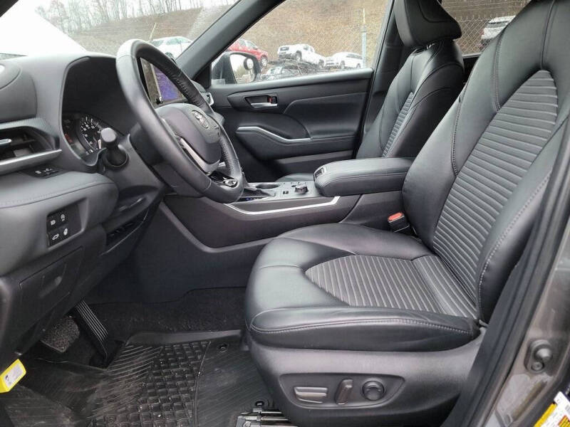 2023 Toyota Highlander XSE