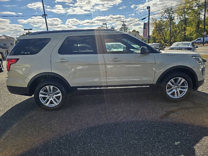 2018 Ford Explorer XLT photo 8