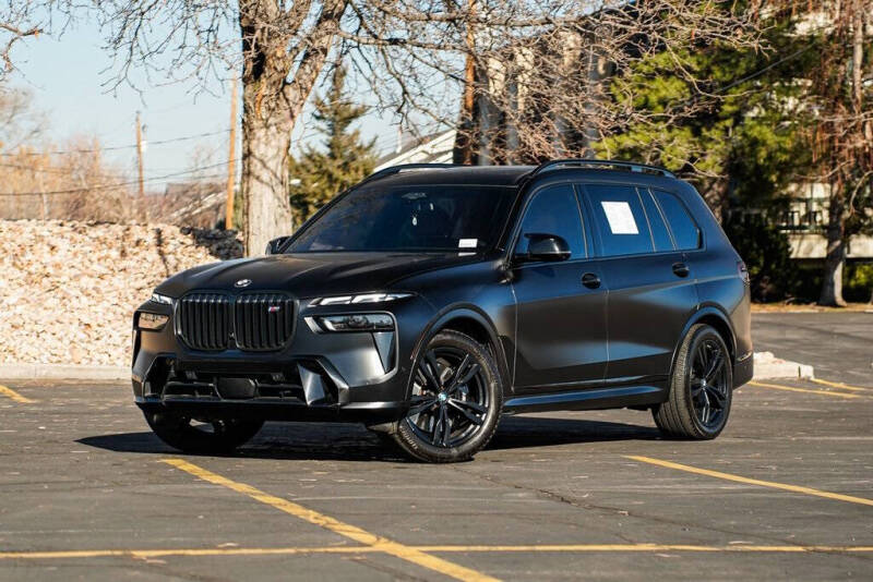2023 BMW X7 M60i