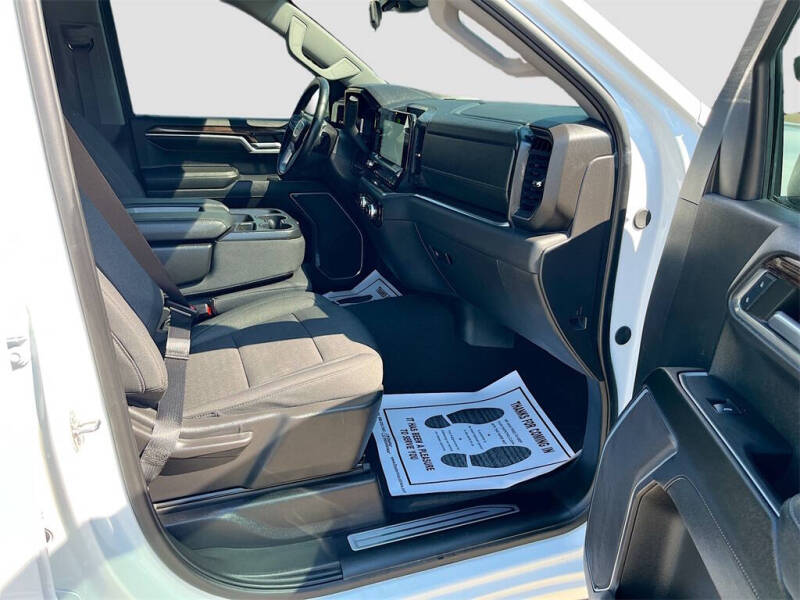 2024 GMC Sierra 1500 Elevation Standard