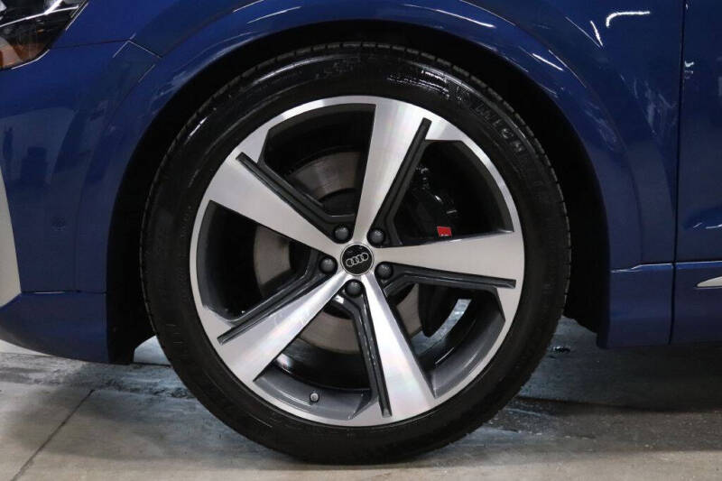 2024 Audi SQ8 4.0T quattro Prestige