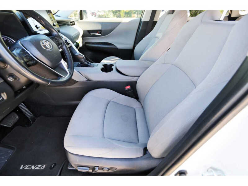 2021 Toyota Venza LE