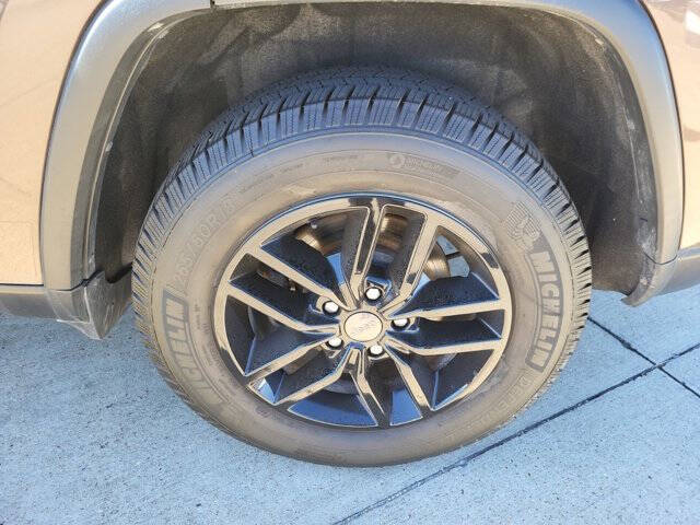 2020 Jeep Grand Cherokee Laredo E