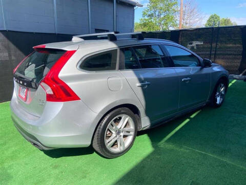 2015 Volvo V60 T5 Platinum