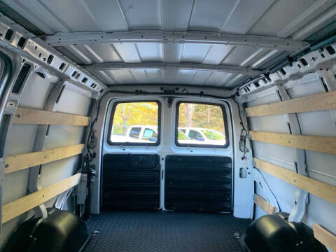 2024 Chevrolet Express 2500