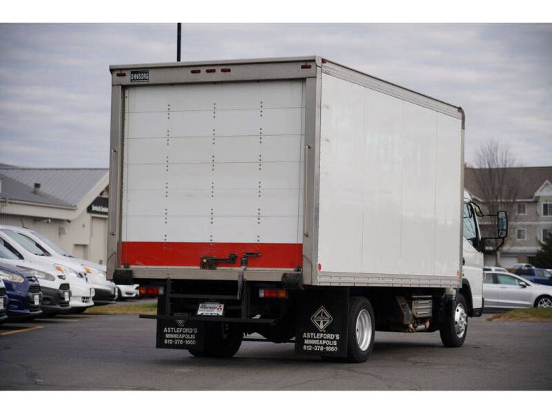 2015 Mitsubishi Fuso FE180