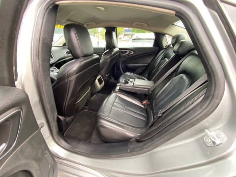 2017 Chrysler 200 Limited