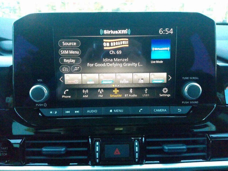 2025 Nissan Pathfinder SV