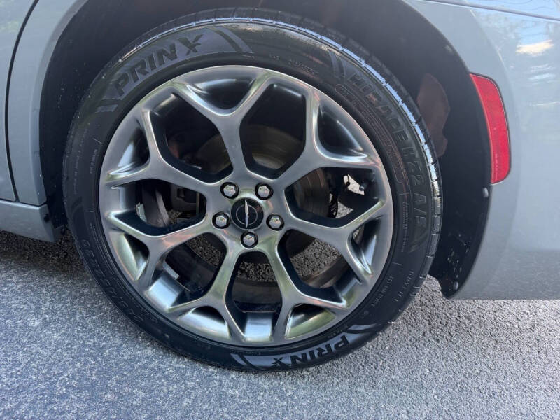 2018 Chrysler 300 Touring