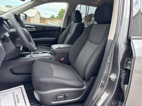2020 Nissan Pathfinder SV