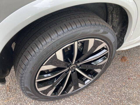 2025 Volvo XC90 T8 Plus Bright Theme 7P