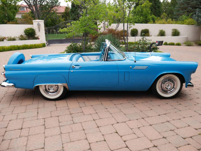 1956 Ford Thunderbird