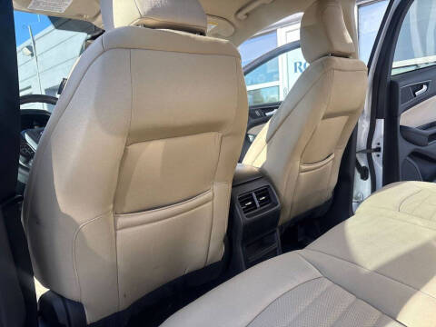 2023 Ford Edge SE
