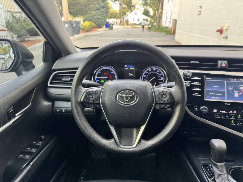2020 Toyota Camry Hybrid LE
