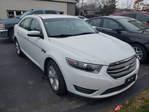 2019 Ford Taurus for sale at Topham Automotive Inc. in Middleboro MA