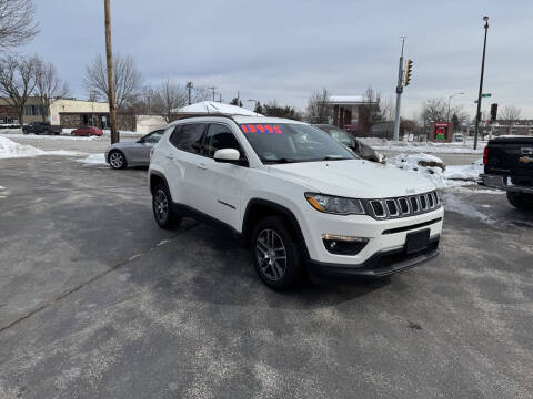 2018 Jeep Compass for sale at Corner Choice Motors in West Allis WI