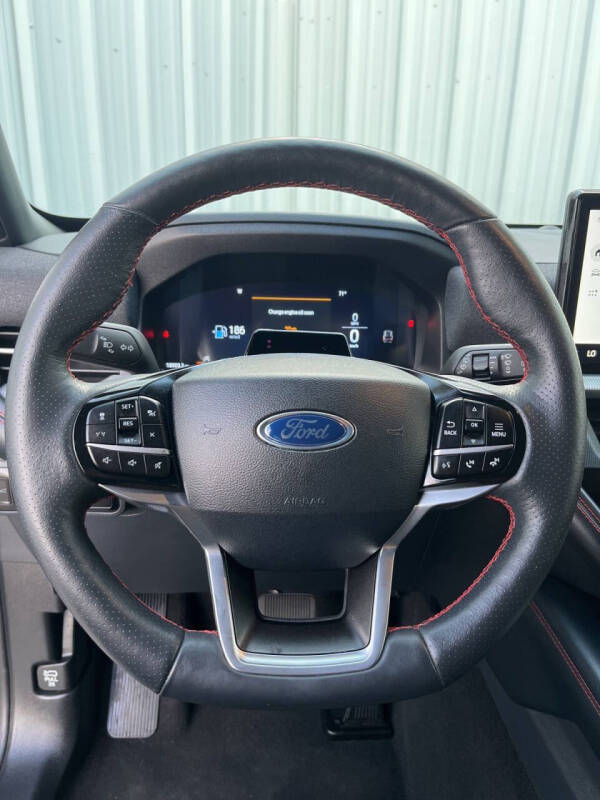 2025 Ford Explorer ST-Line