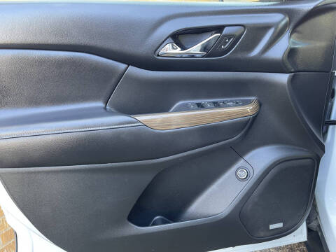 2017 GMC Acadia SLE-2