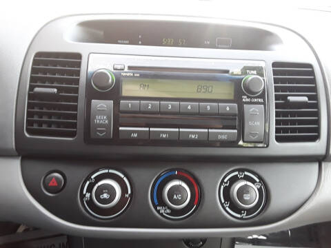 2005 Toyota Camry LE