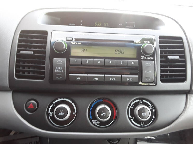 2005 Toyota Camry LE