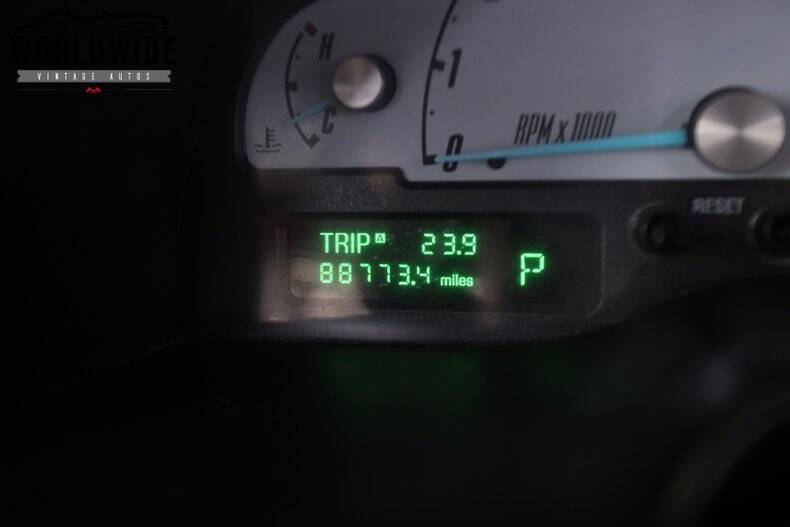 2002 Ford Thunderbird Deluxe