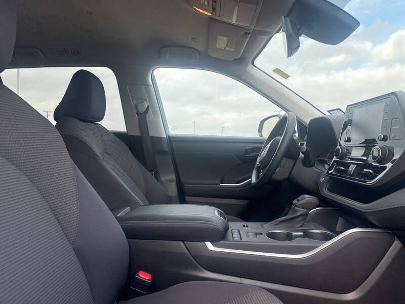 2022 Toyota Highlander L