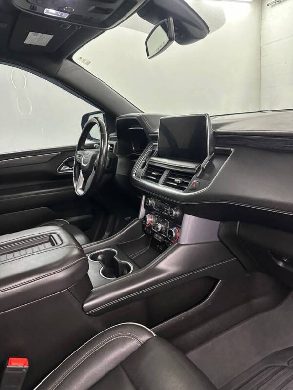 2022 GMC Yukon SLT