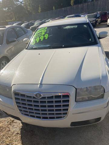 2006 Chrysler 300 for sale at J D USED AUTO SALES INC in Doraville GA