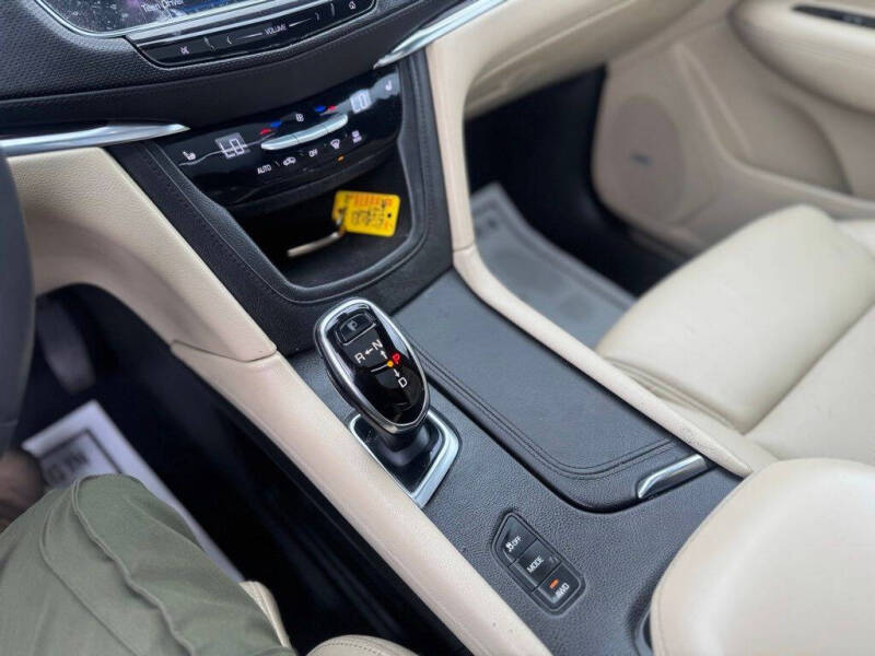 2017 Cadillac XT5 Luxury
