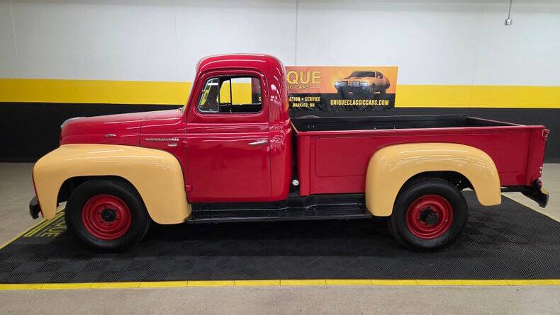 1953 International L-120 Series