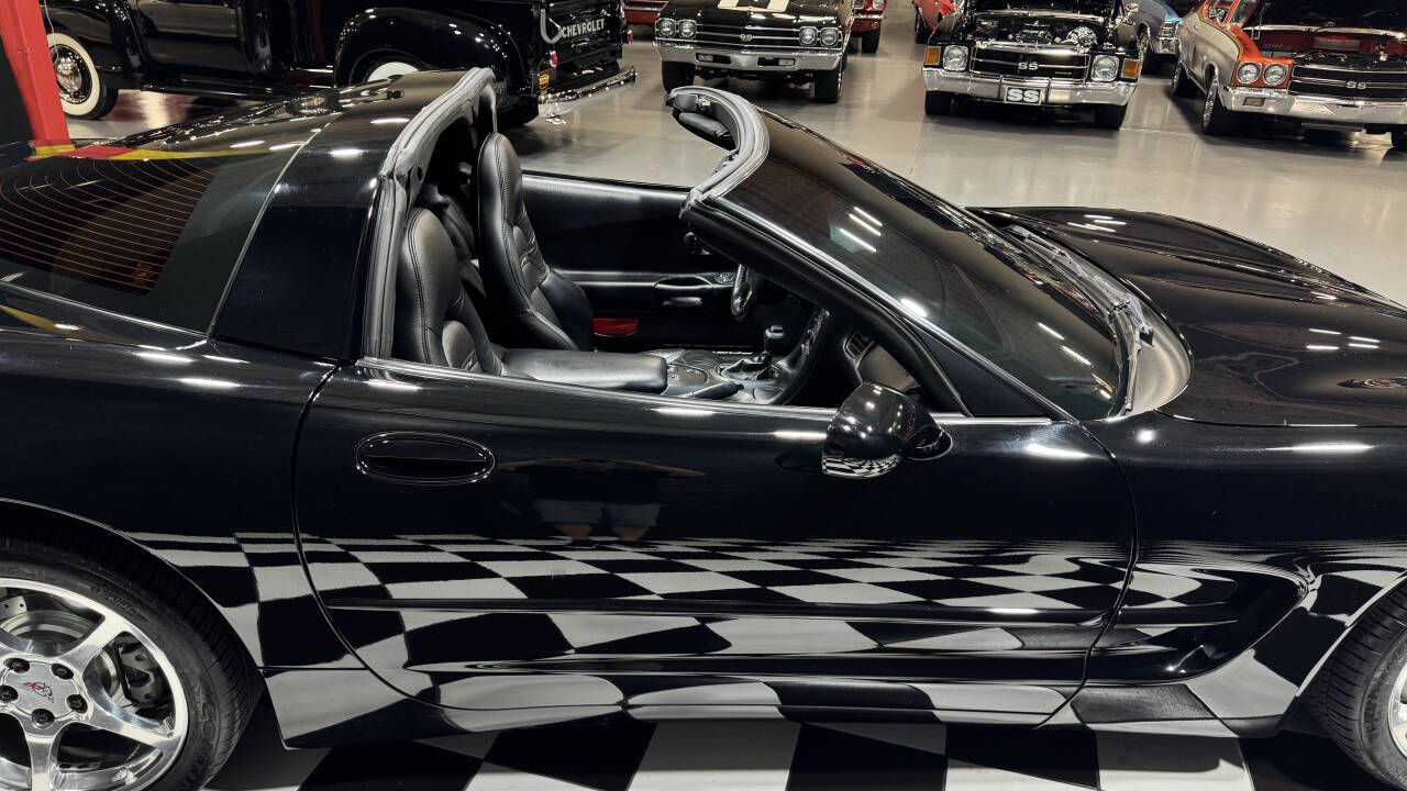 2004 Chevrolet Corvette 29