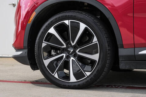 2024 VinFast VF8 Plus