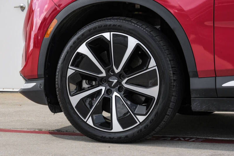 2024 VinFast VF8 Plus
