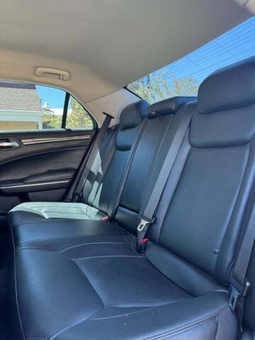 2015 Chrysler 300 Limited