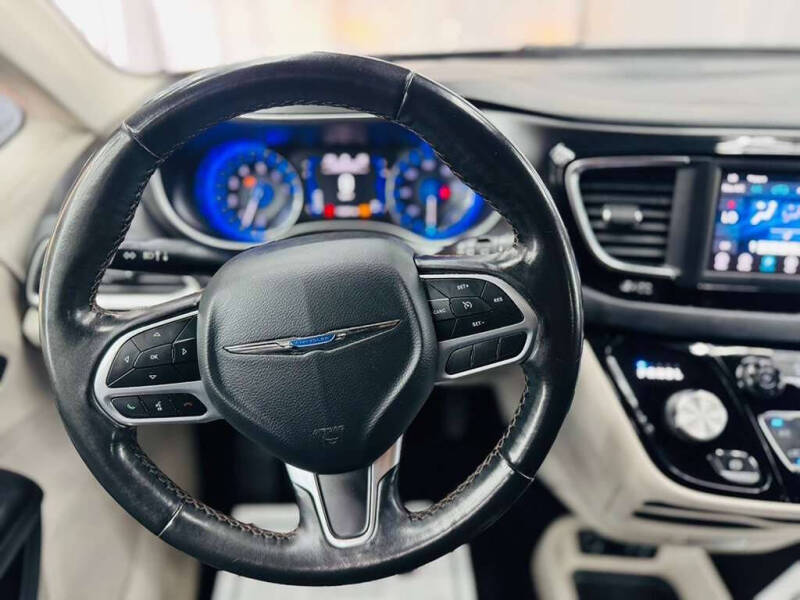 2020 Chrysler Pacifica Touring