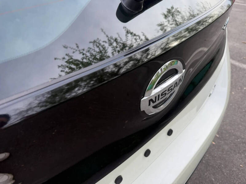 2022 Nissan LEAF SV