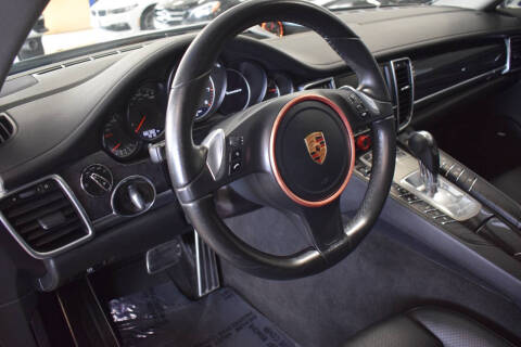 2016 Porsche Panamera Edition