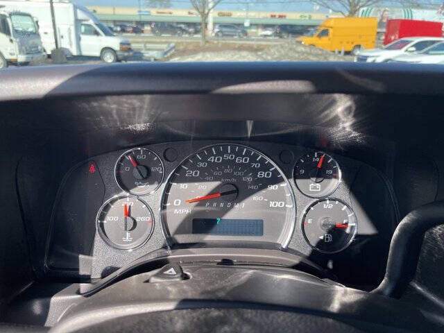2025 Chevrolet Express 2500