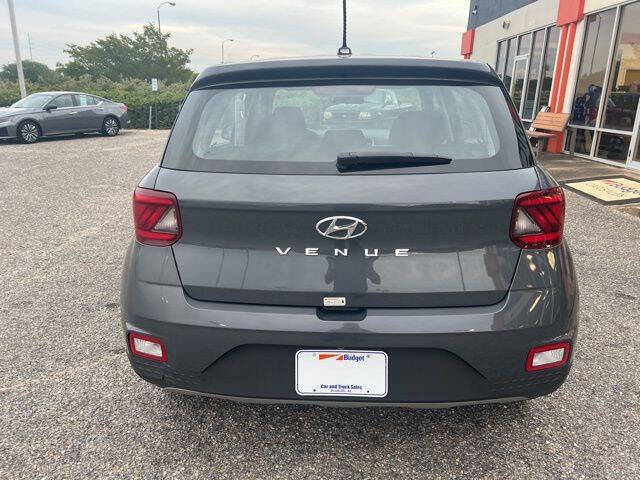 2025 Hyundai Venue SE