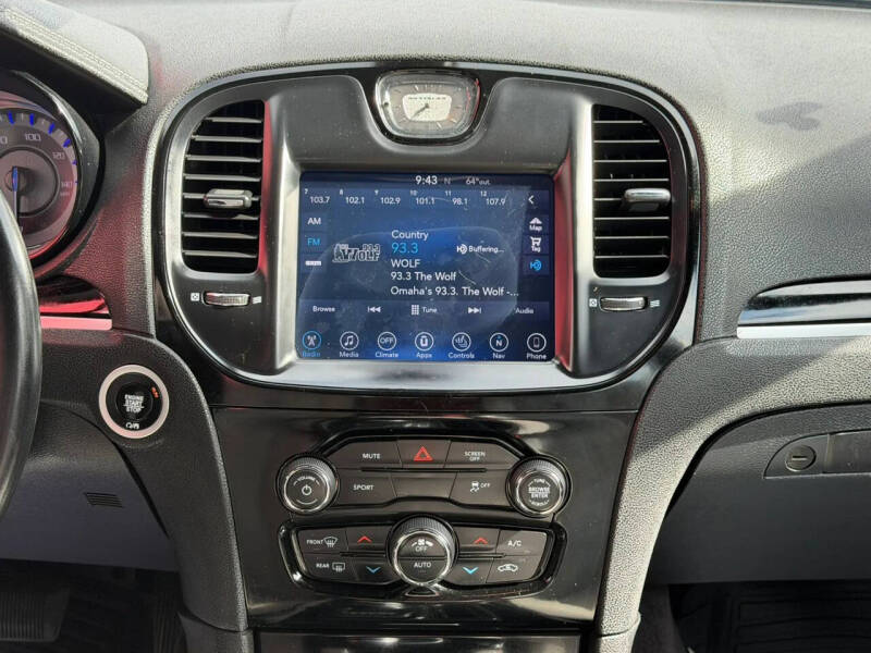 2017 Chrysler 300