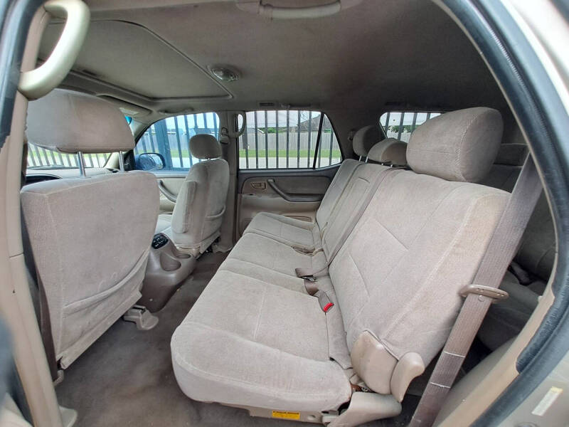 2002 Toyota Sequoia SR5