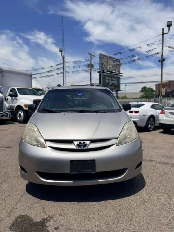 2010 Toyota Sienna LE 7-Passenger