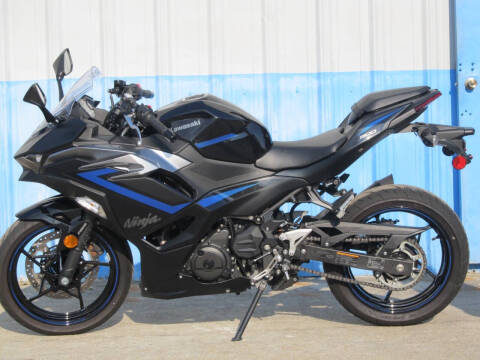 2025 Kawasaki EX500 Ninja ABS