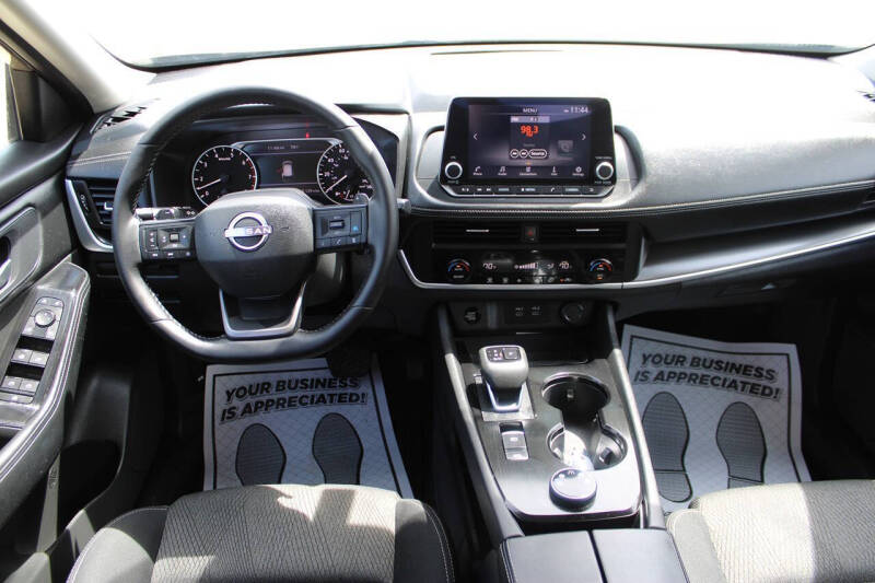 2025 Nissan Rogue SV