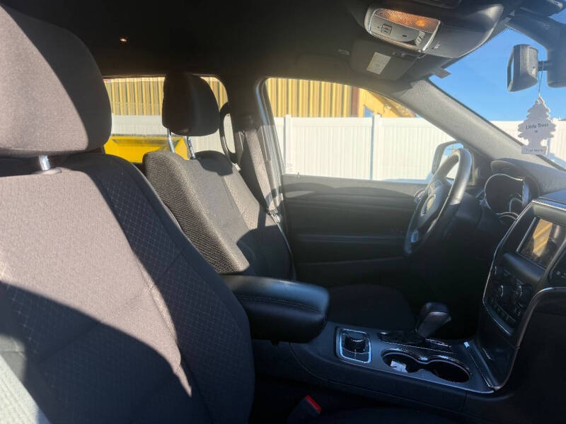 2019 Jeep Grand Cherokee Laredo