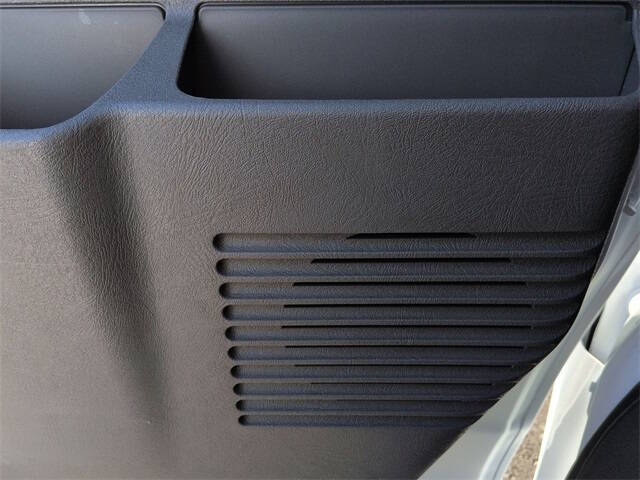 2025 Chevrolet Express 2500