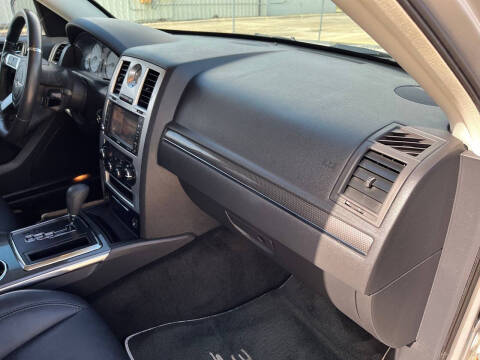 2009 Chrysler 300 SRT-8