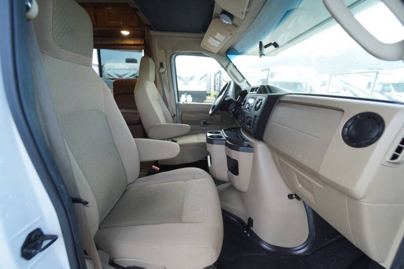 2018  Forest River  Coachmen Leprechaun