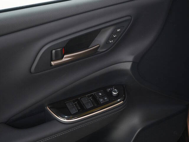 2025 Toyota Crown Signia Limited